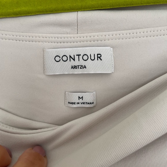 Aritzia Body Contour Bodysuit - Picture 4 of 7